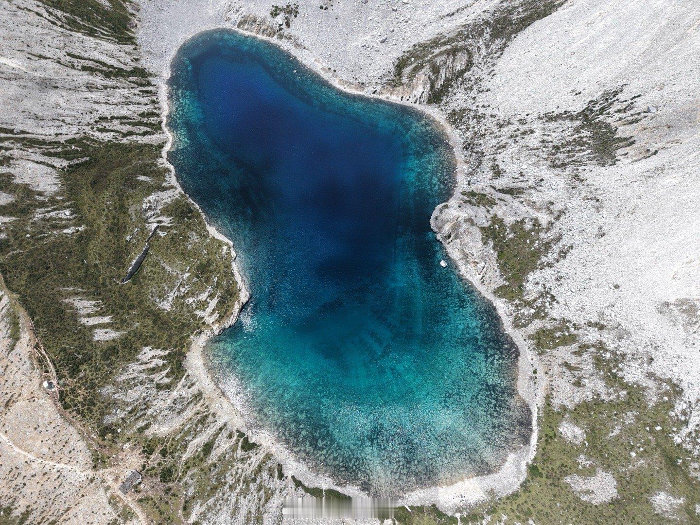 随便拍拍稻城亚丁[收到][收到][收到]📷：大疆 Air3s ​​​