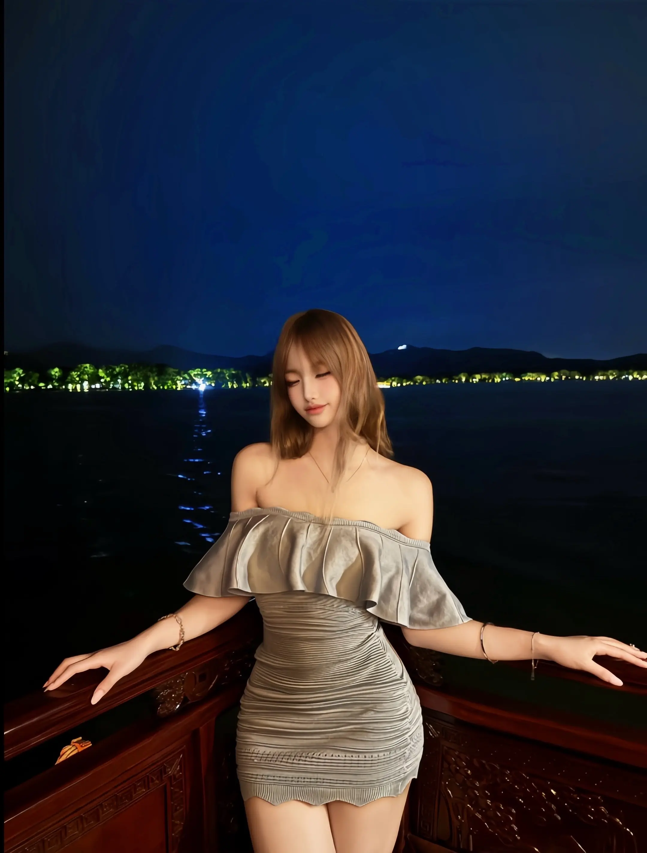 轻舟短棹西湖好
