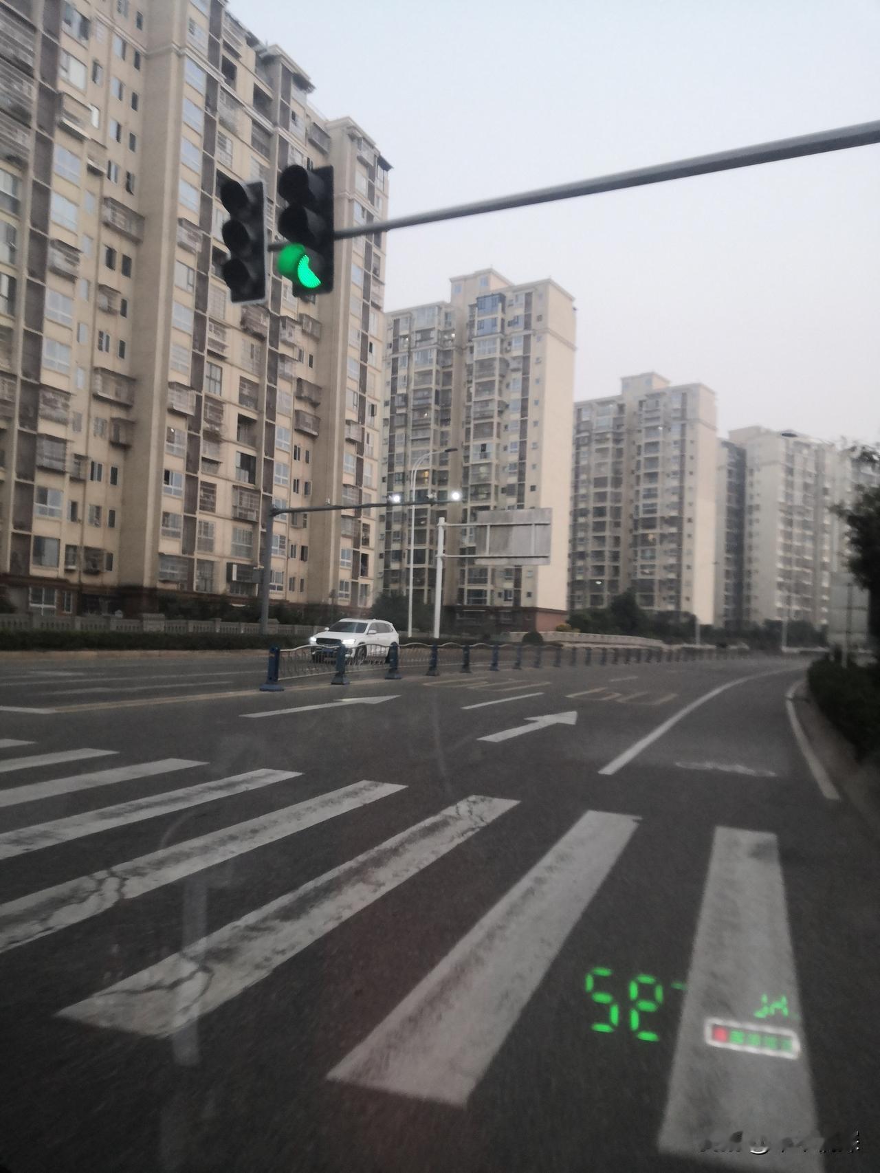 山东的果木很多，特别是苹果，很多的农副产品养鸡鸭的，总之在地图上两公里内发现济南