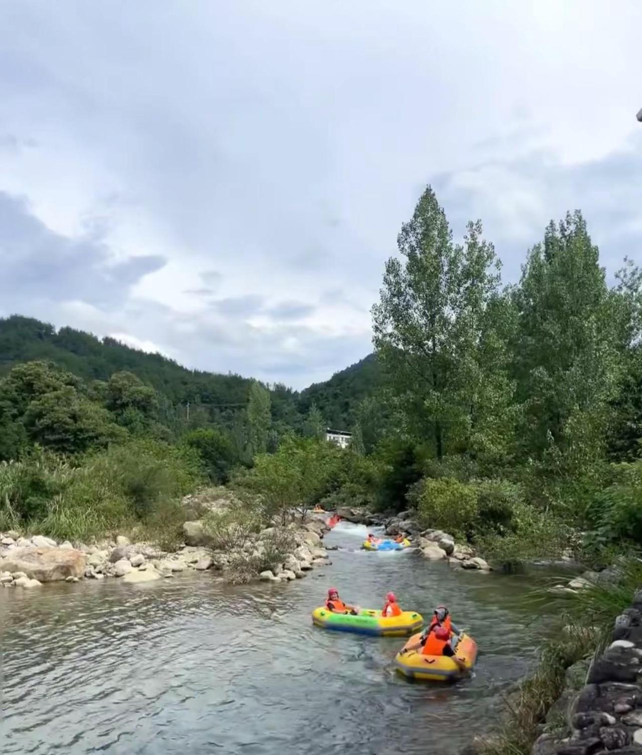广州冰河世纪漂·流·亲子乐园广州冰河世纪漂·流·亲子乐园漂流目的地推荐 又是一年