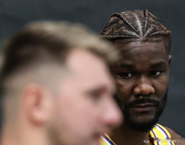 卢卡还是太强了，感觉他已经把顿宝玩明白了。就像一个经验丰富的游泳教练，跟你说我就