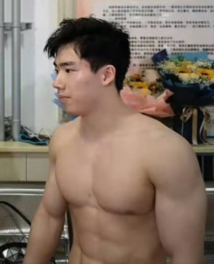 工作累了，看看绝世美男，再继续工作