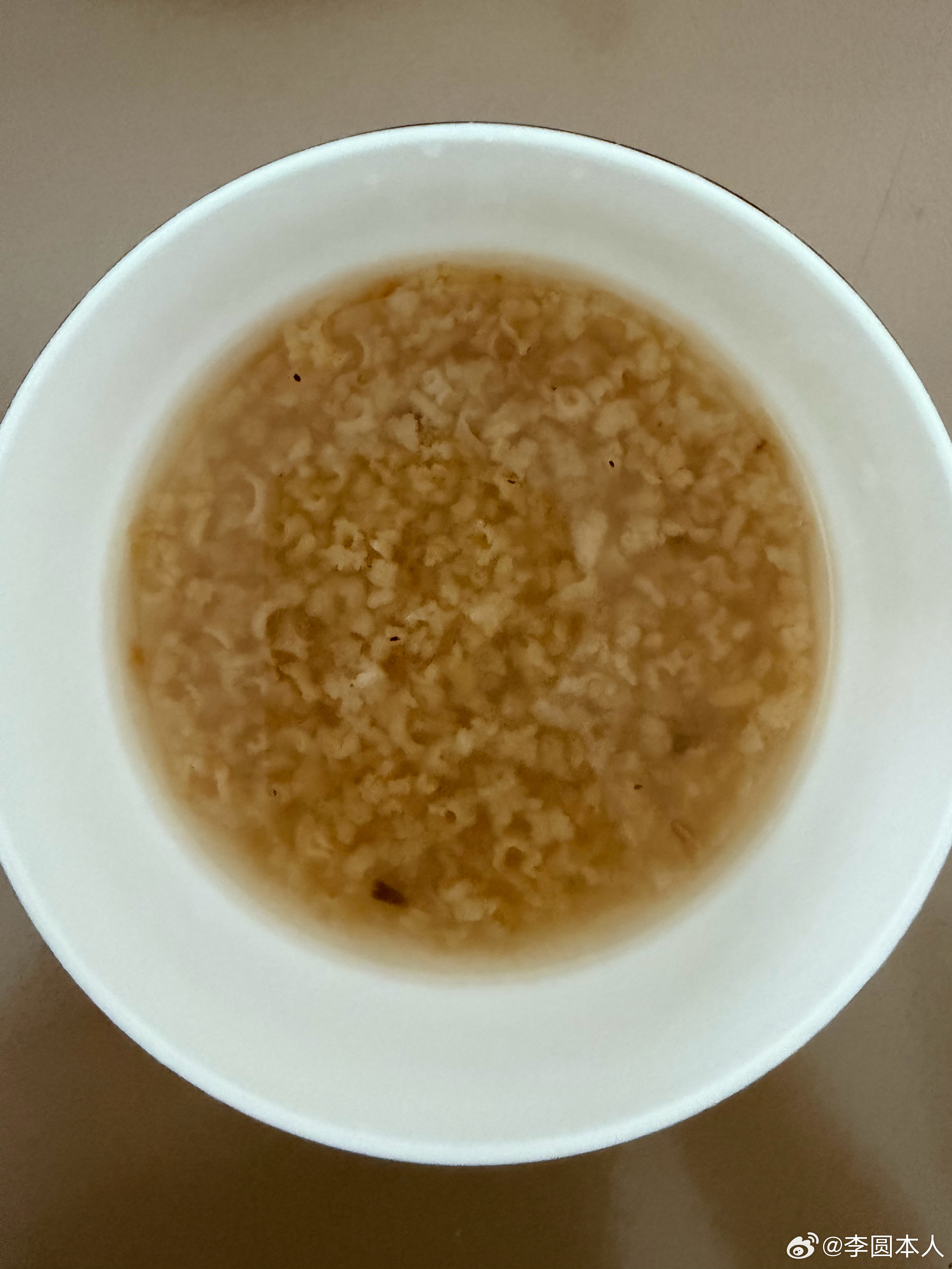我老家是长寿之乡，这是家家户户夏天几乎会吃的主食：米茶 