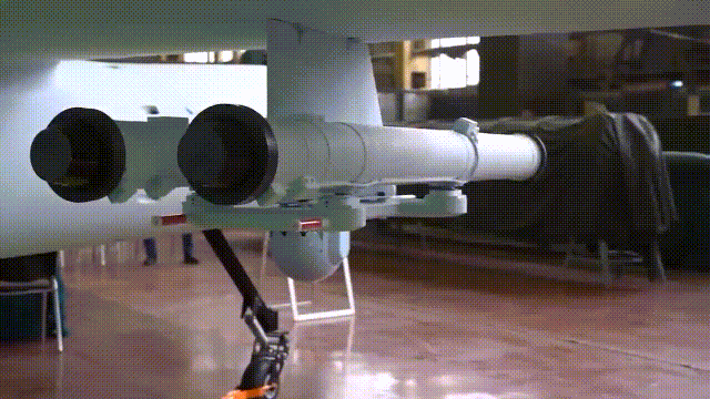 4月5日，乌克兰方面称，乌克兰国产的大型察打一体隼-300武装无人机，即将在乌克