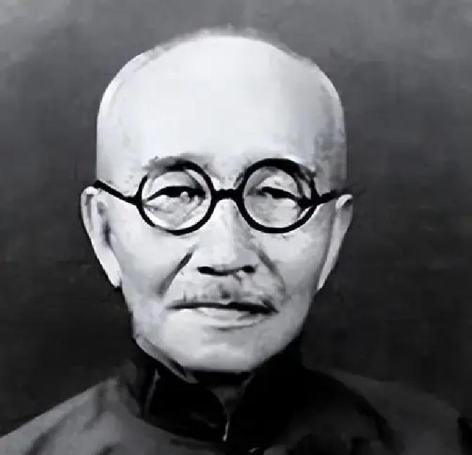 1924年，44岁的章士钊再次偷偷爱上一个歌女，后高调同居。妻子吴弱男知道后，带