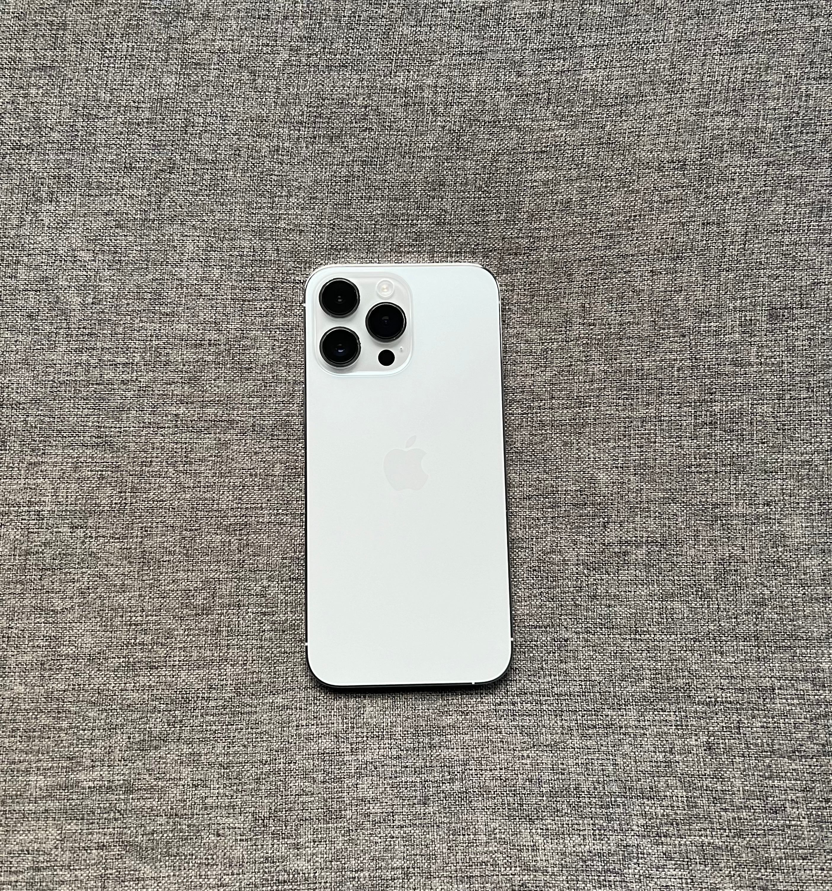 国行iPhone14 Pro Max  256G 银色，屏幕完美，中框小划痕磕碰