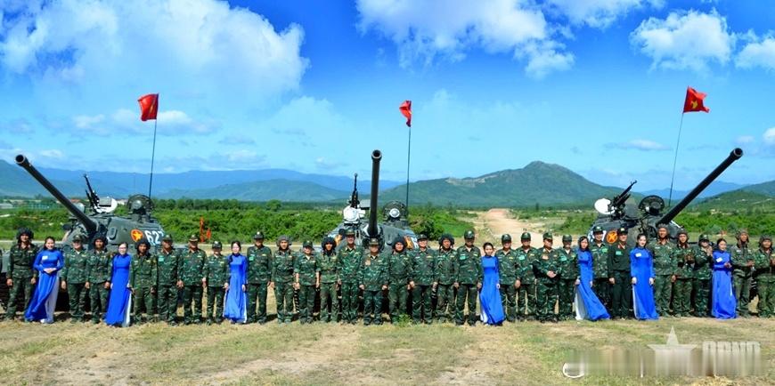 2023年越南第五军区司令部对平定省（现为嘉莱省）武装力量的官兵在PT-23演习
