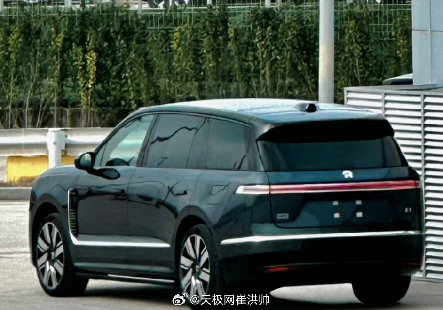 蔚来 ES9 实车曝光长5365mm、宽2029mm、高1870mm，轴距达到3