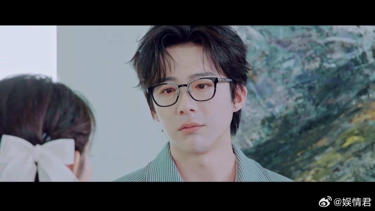 刘宇宁一个眼神演完10年遗憾连搓手都是细节，小心翼翼的渴望再得到一次机会，但遗憾