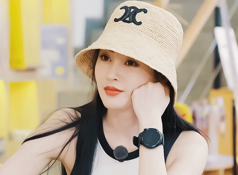 #张天爱[超话]# ▪️是好朋友的周末· 张天爱可爱拉满！被吓到那段我看了无数遍