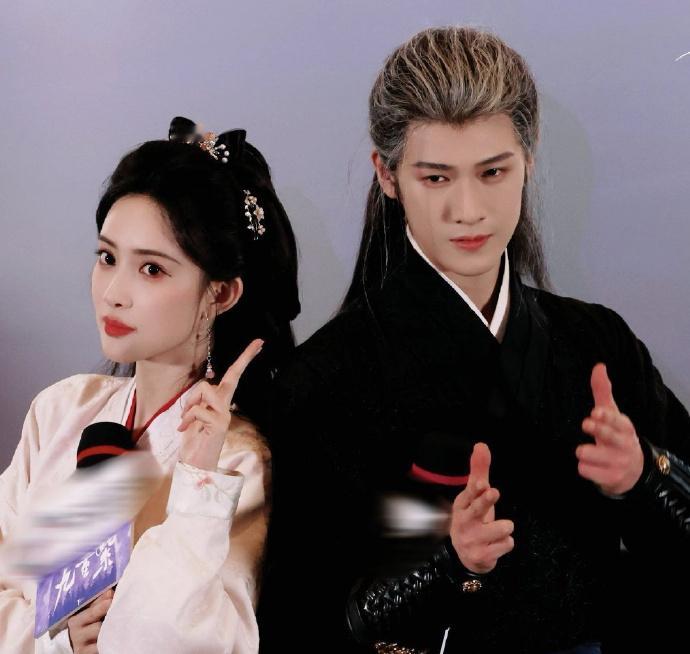 曝孟子义李昀锐都参加湖南卫视小年夜  九重紫  快快快给我快进到小年夜吧，我已经
