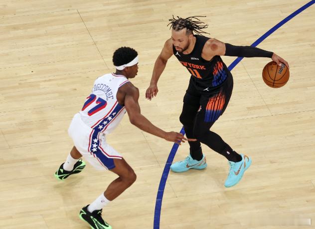 NBA季后赛，76人114-144不敌尼克斯，总比分0-4出局。埃奇库姆赛后接受