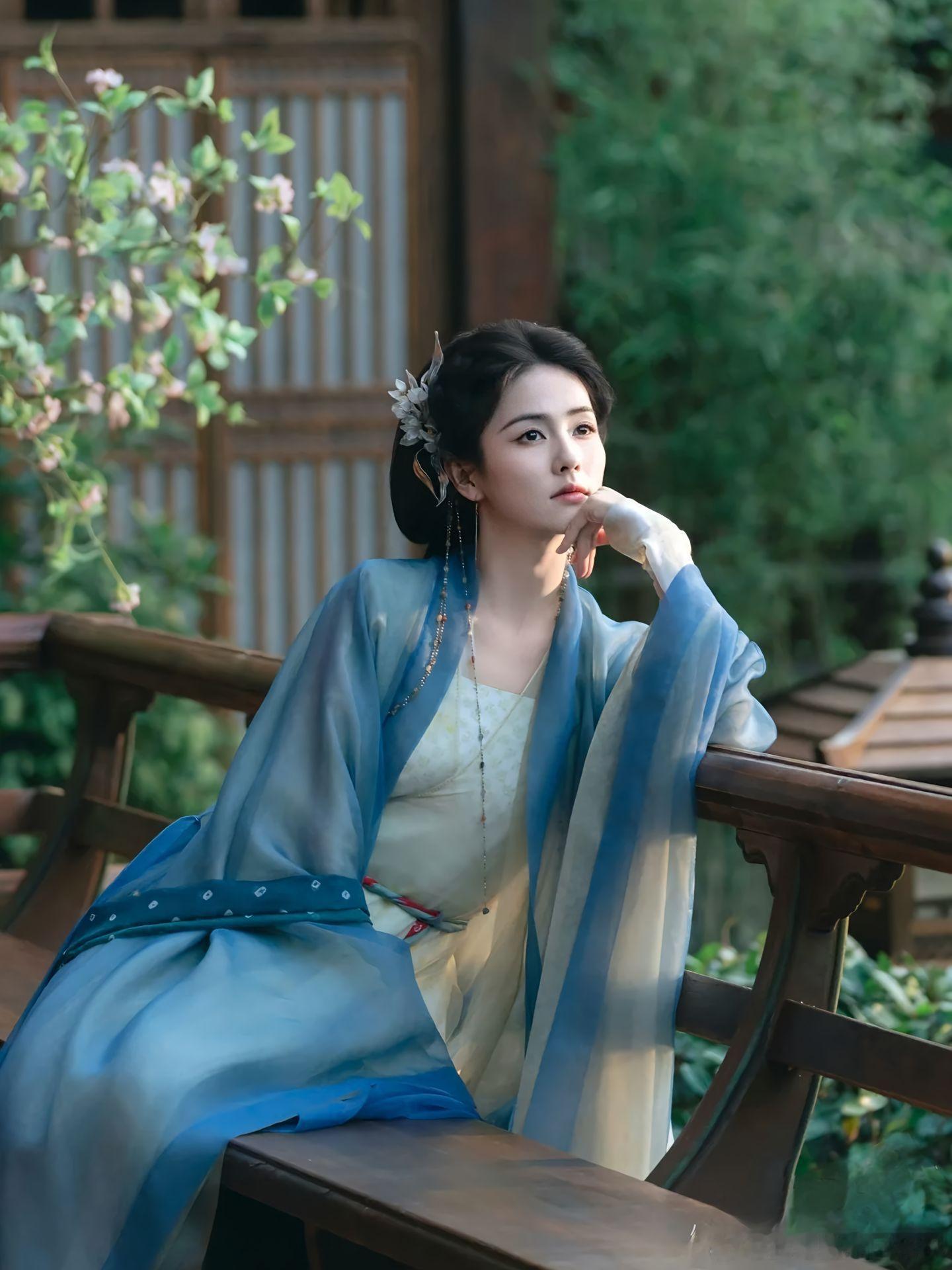 临江仙官宣节奏白鹿临江仙官宣节奏  临江仙官宣节奏，白鹿临江仙官宣节奏有，咱就说