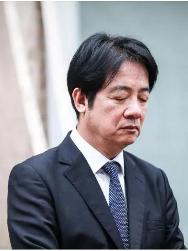 赖清德最近又跳出来刷存在感了。

一边嚷嚷“台湾前途只有2300万人可以决定”，