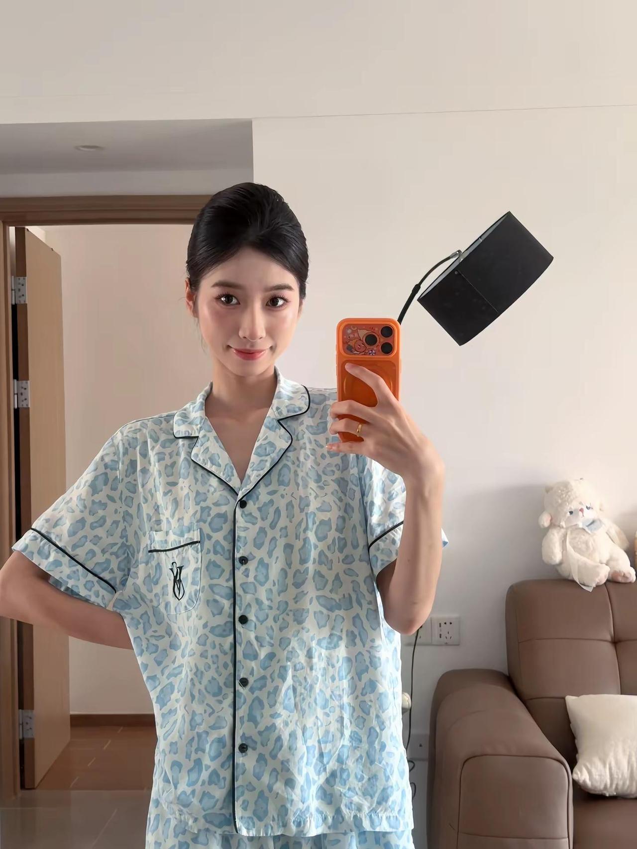 水光肌哒哒哒。