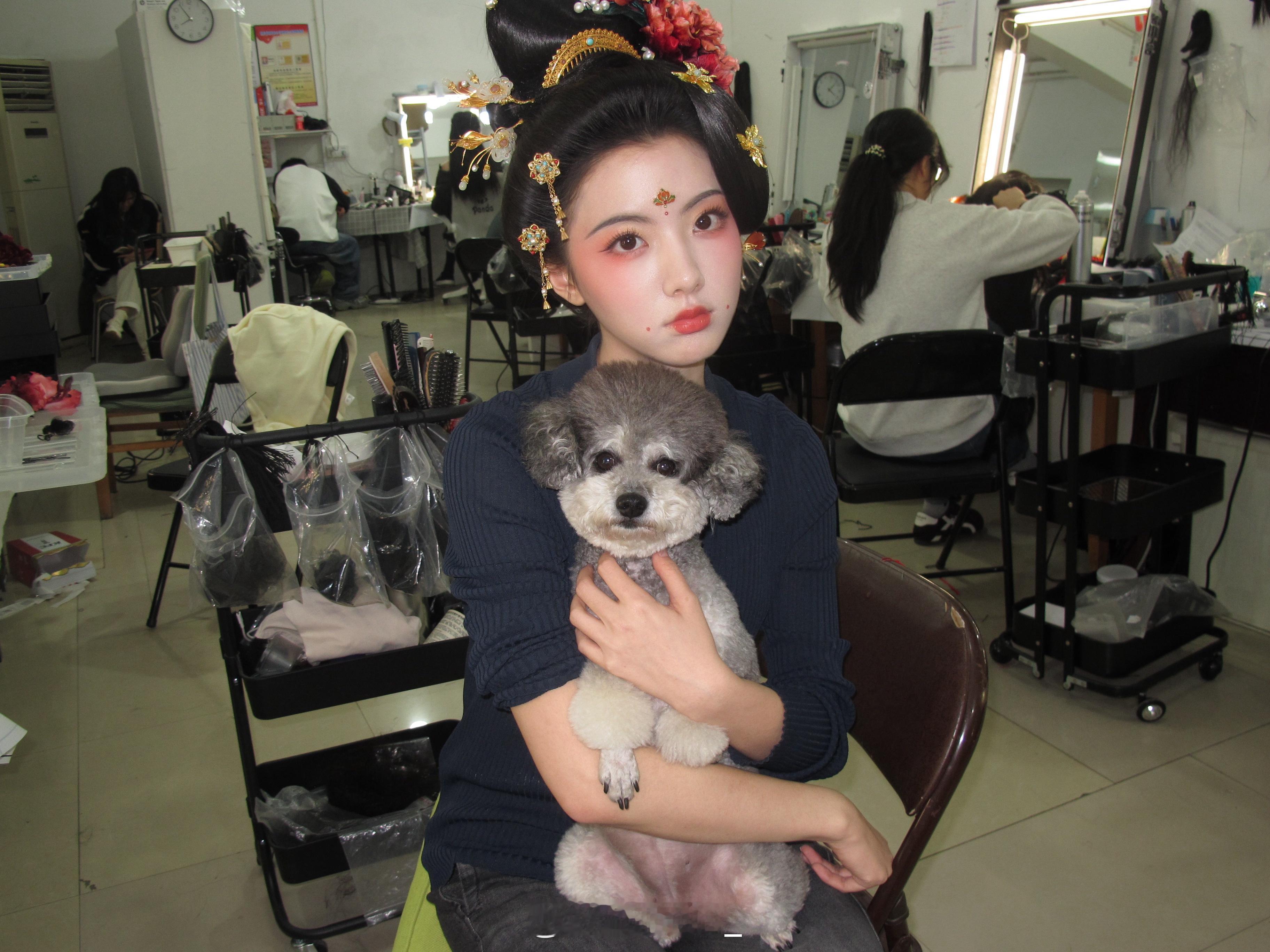 尚公主 还有 何子怡 耶dream一个美美哒造型～～～