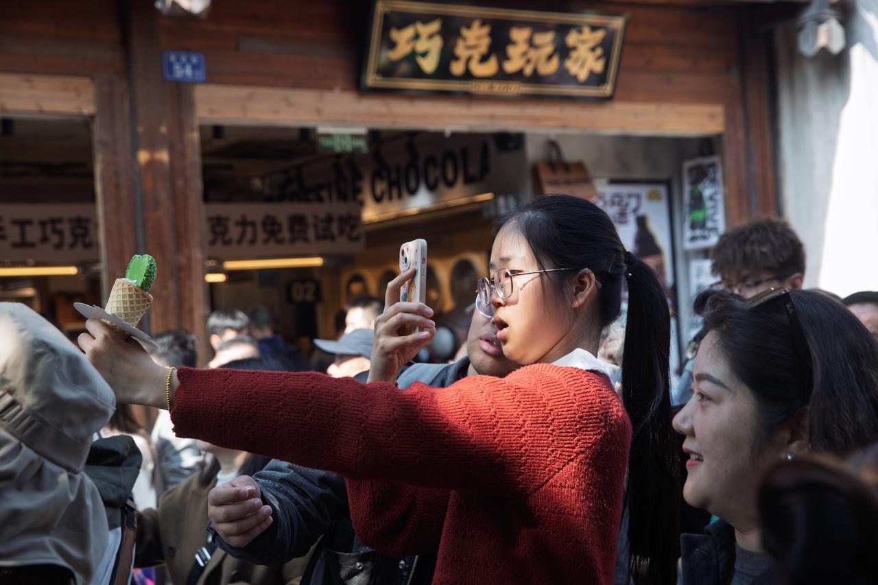 【大雷视界】坊巷寻春：于烟火处觅清流 🏮

摄影：雷永辉
地点：福州 · 三坊