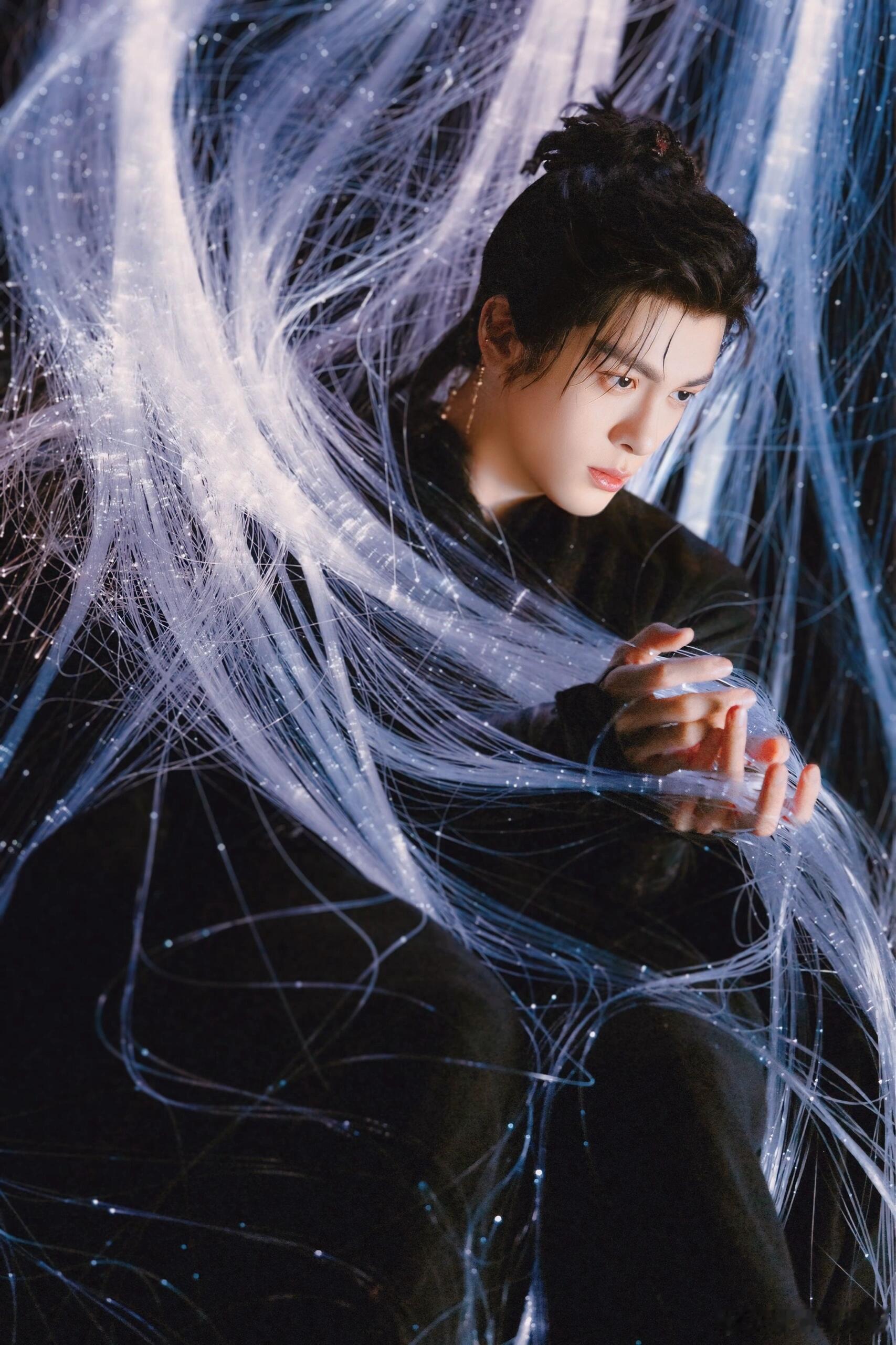 曾舜晞月鳞绮纪收官发文 戏里有武拾光，戏外有曾舜晞。收官文里没有一句抱怨，只有对