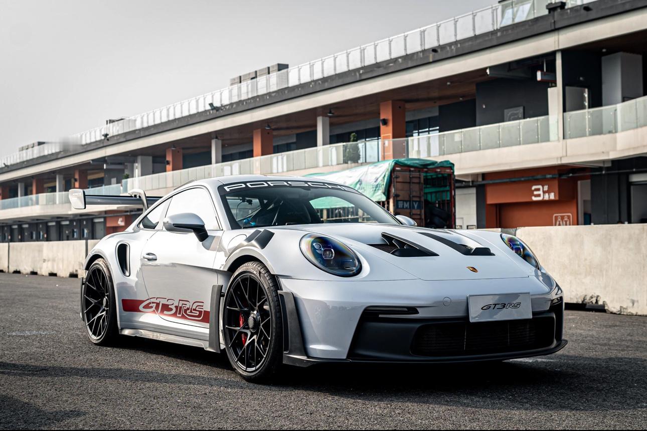 保时捷992 GT3RS！一台极其狂暴的蛙王！