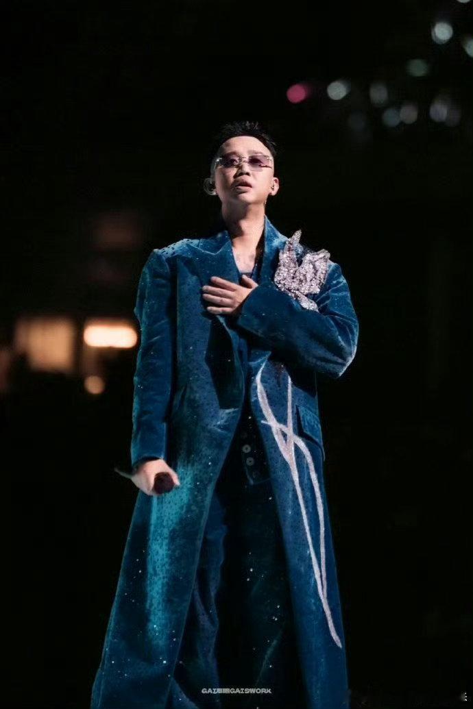 GAI烧起来了GAI演唱会现场太热了gai现场演唱会氛围真的是太火热了啊！真的是