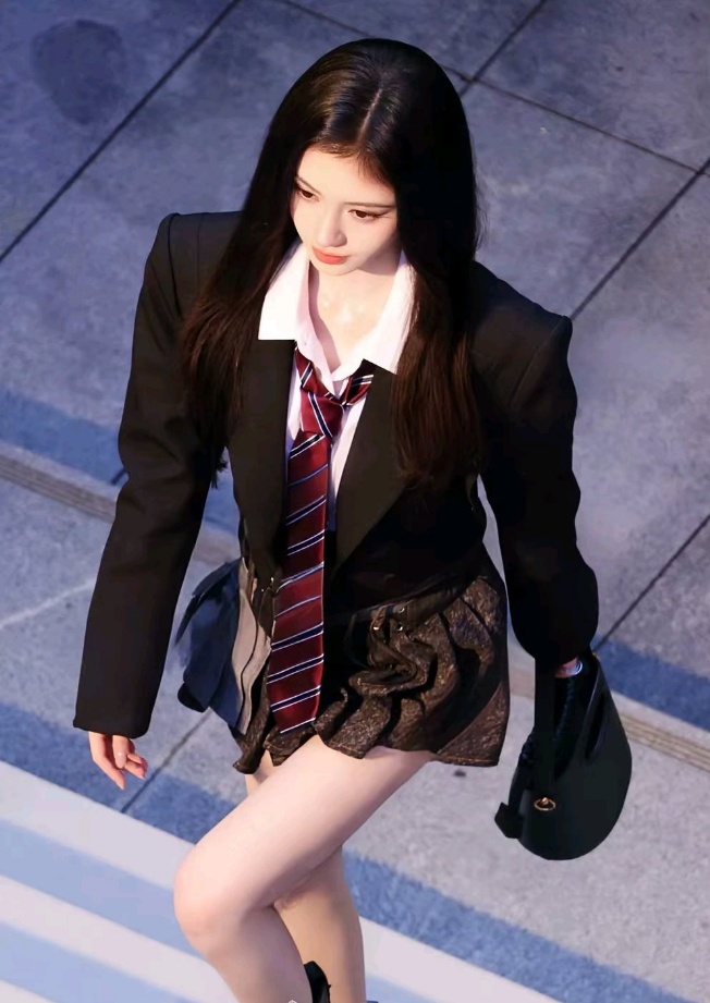 鞠婧祎 jjy鞠婧祎苏绿夏 风声越大 思念越长 爱意越久​ ​​​