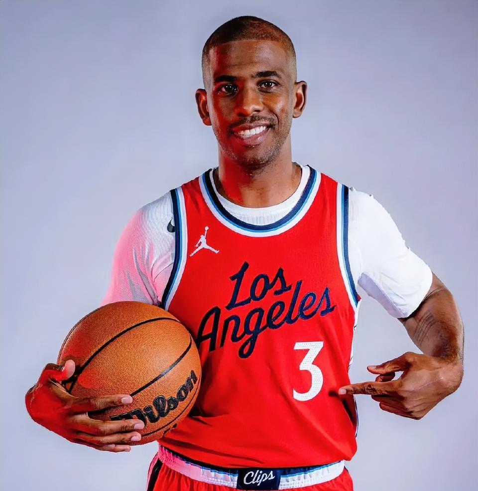 快船发布声明：我们将与保罗分道扬镳，他不会再留在球队了，我们会协助他规划职业生涯