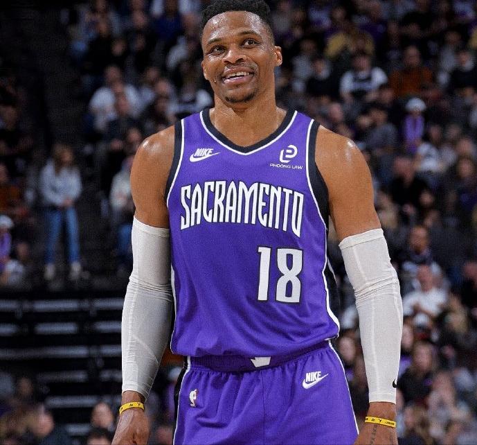 📰📰📰今天NBA的两件大事！

【威少退役】
37岁的拉塞尔-威斯布鲁克官