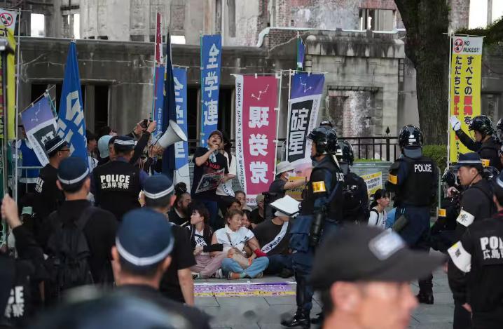 今天是核爆日81周年，日本极左又来战斗了，很多不只是以前的老人，年轻面孔也不少，