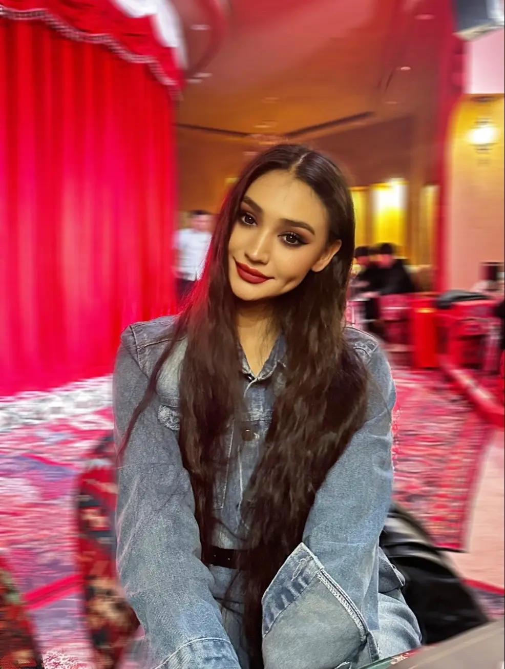 不后悔，因为那种喜欢和冲动的感觉人生只会有一次  遗憾的是后面再也不会...