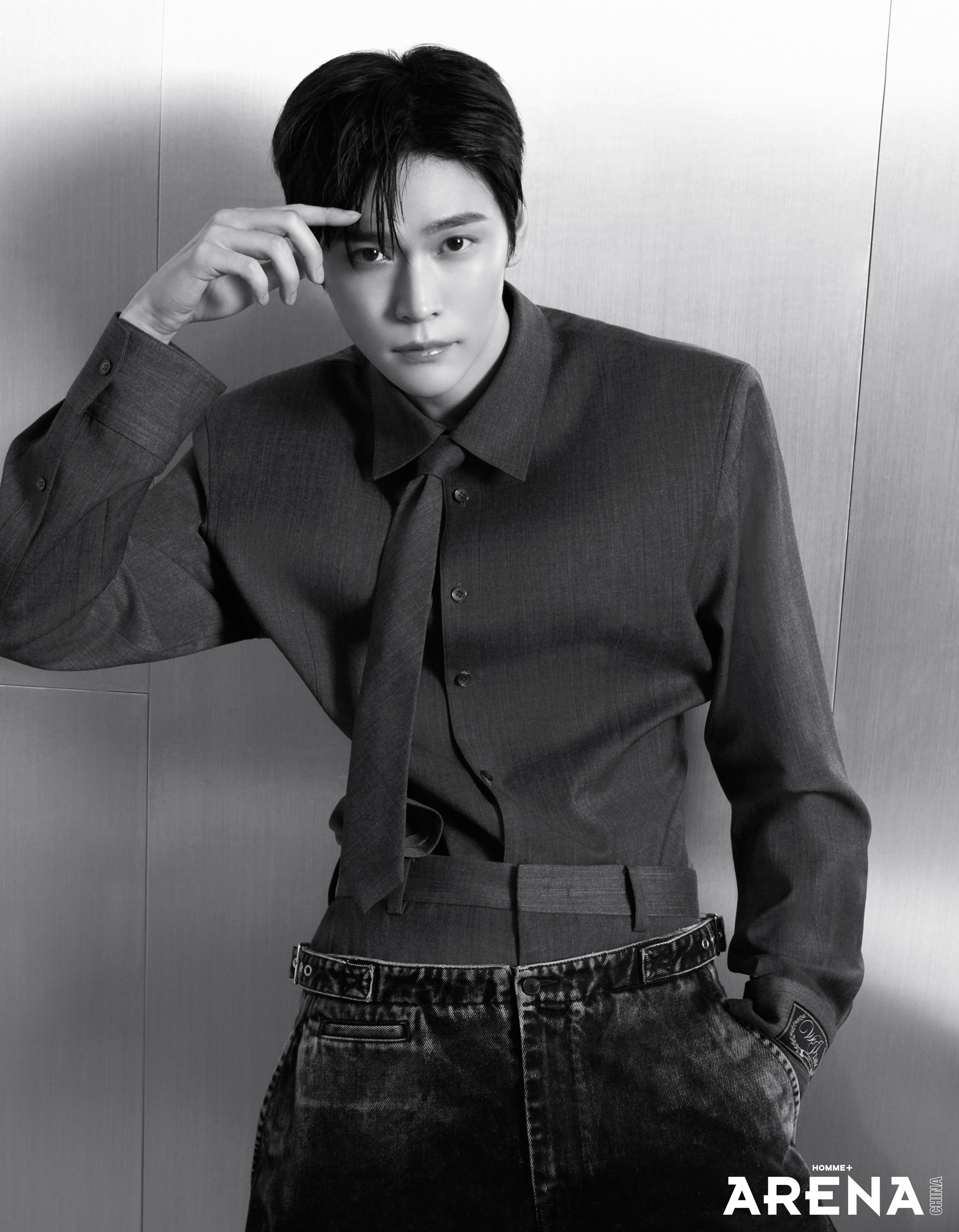 EUNSEOK生日刊ARENA封面冷调光影勾勒沉静力量，EUNSEOK宋银硕多套