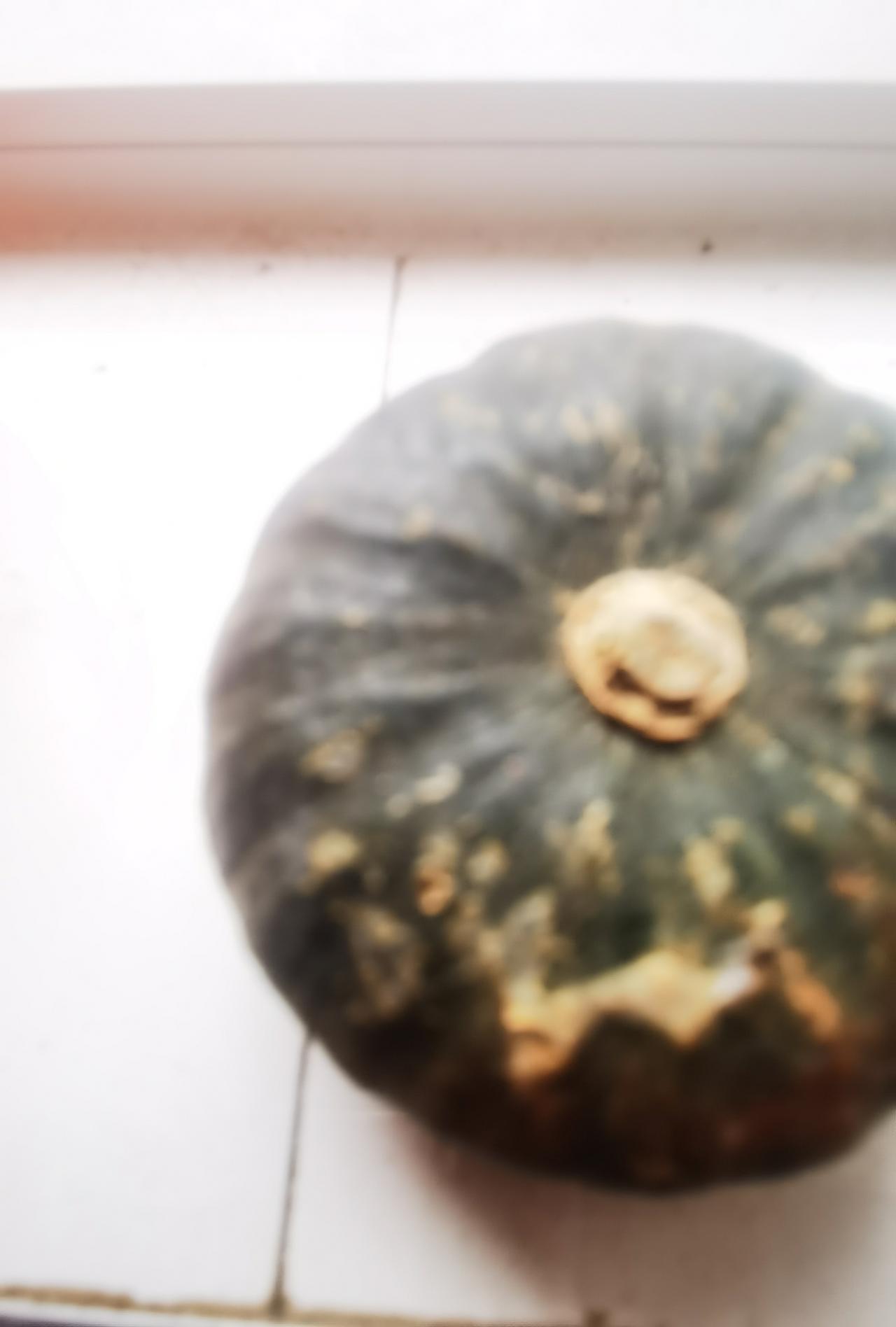 老年人为什么不能吃老南瓜？
人上了年纪，无论吃什么，都得悠着点。
老南瓜纤维含量