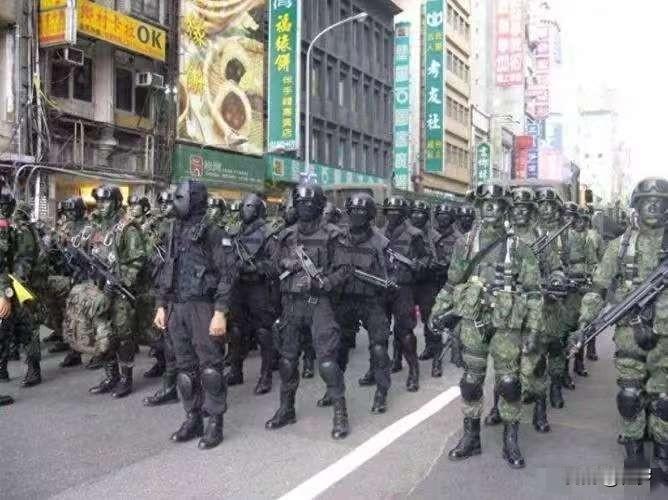 台湾回归在即！问题来了，当部队开始登陆，履行接管台湾的责任时，台湾还有30万武装