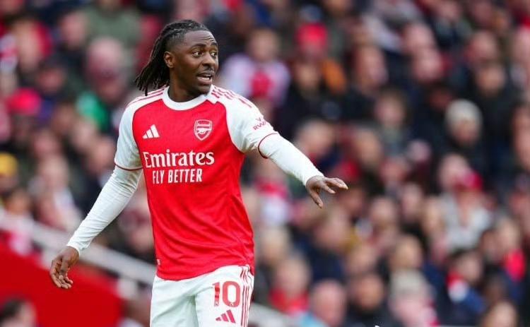 阿森纳是在保欧冠和联赛吧？足总杯1/4决赛，1-2不敌英冠球队南安普顿。联赛杯决