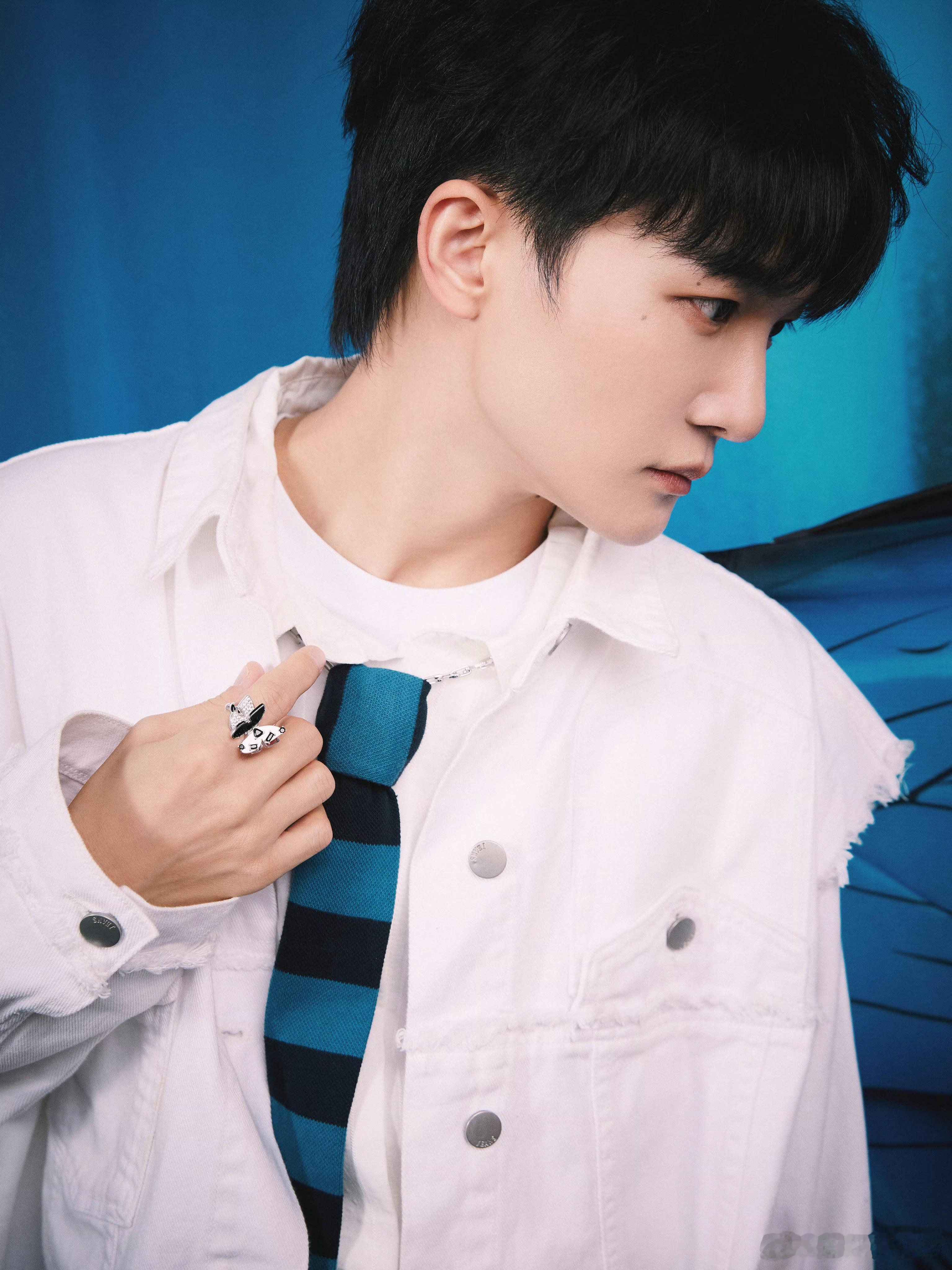 #周深[超话]#[音乐]#周深获腾讯音乐榜年度十大歌手#[2024.01.24]