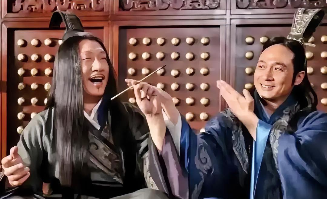 孙膑被剃掉髌骨后，被庞涓接到府上悉心照顾。孙膑为表示感谢，为他默写鬼谷子兵法。某