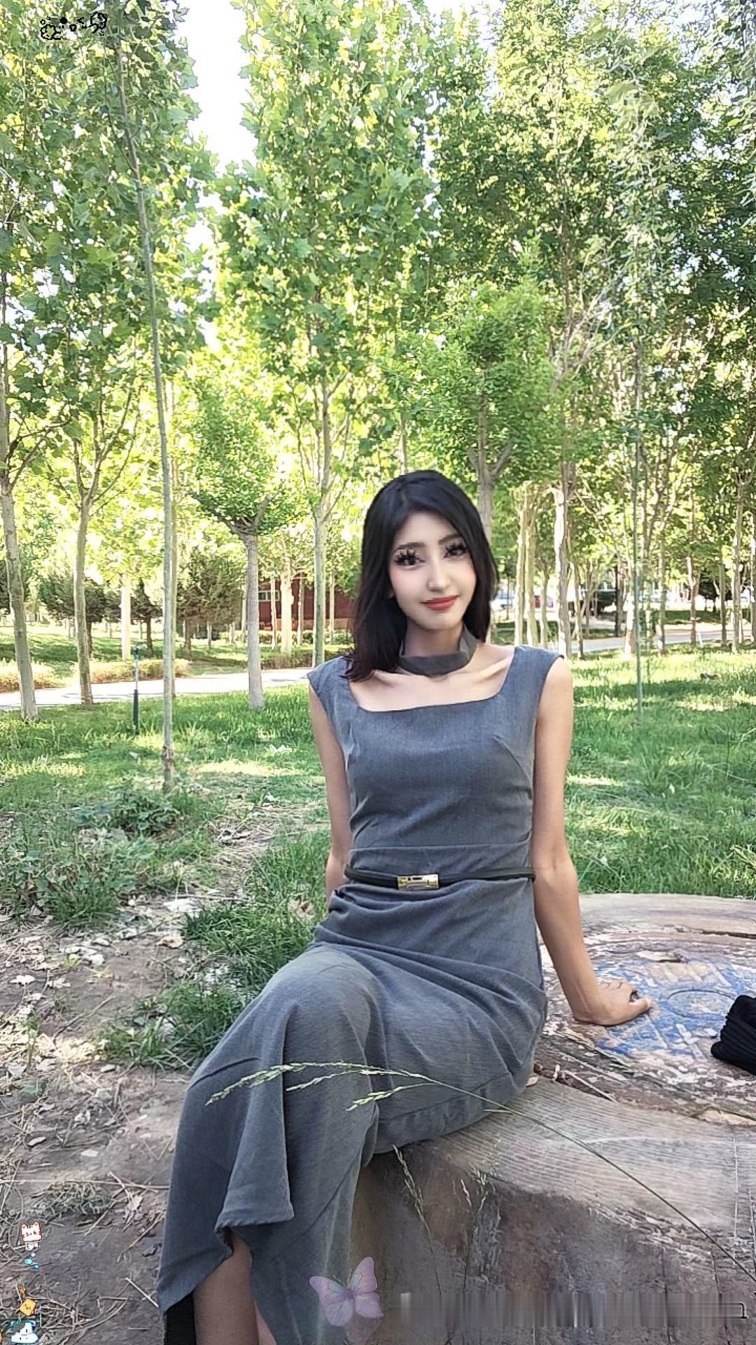 你也很为我着迷吧优雅自信穿搭分享 如何看待女生穿丝袜 牛仔裤搭配什么样的上衣比较