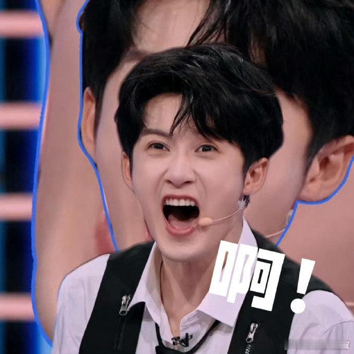 热巴看着檀健次画的自己，渐渐陷入沉思：我是不是该重新认识一下自己了？ 