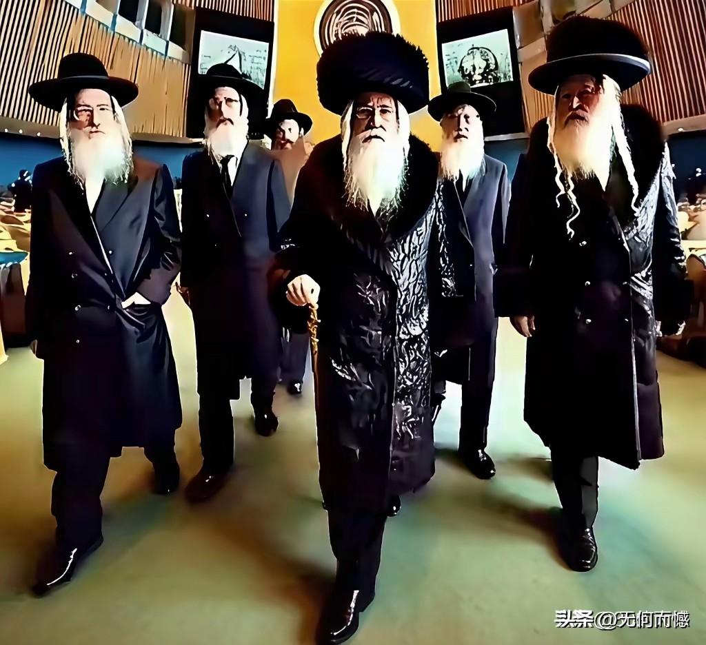 据说这是一个显赫的家族，相当相当的有钱，在全世界都是非常有名的，看这些人的长相，