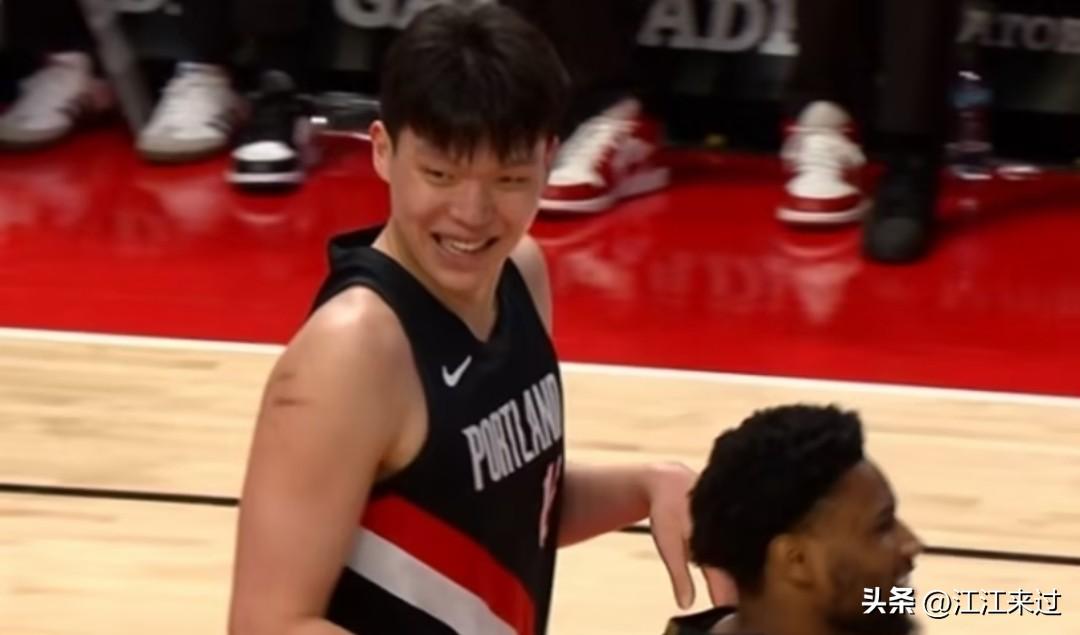 杨翰森携队友贡献NBA十佳球！上演暴扣2+1，有韦斯利在，杨翰森再也不是那个在场