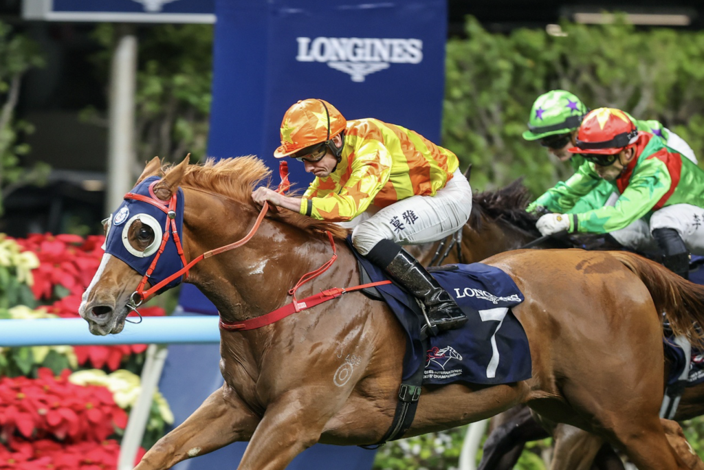 老将伤愈归来成就“三冠王”，香港跑马地见证一段传奇故事