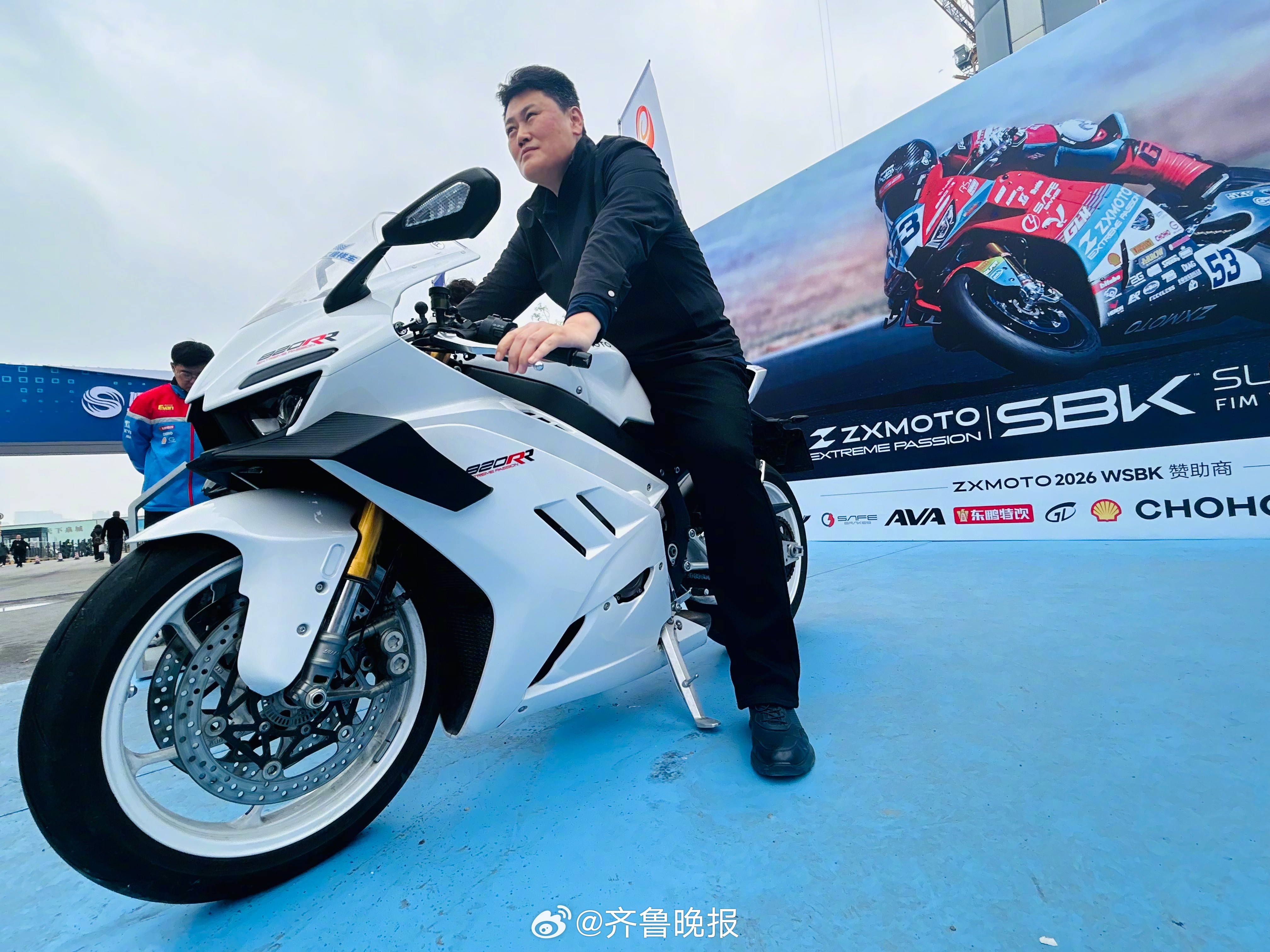 #张雪机车成齐鲁春季车展超级明星#【2026齐鲁春季车展现场：#跨上张雪机车感受