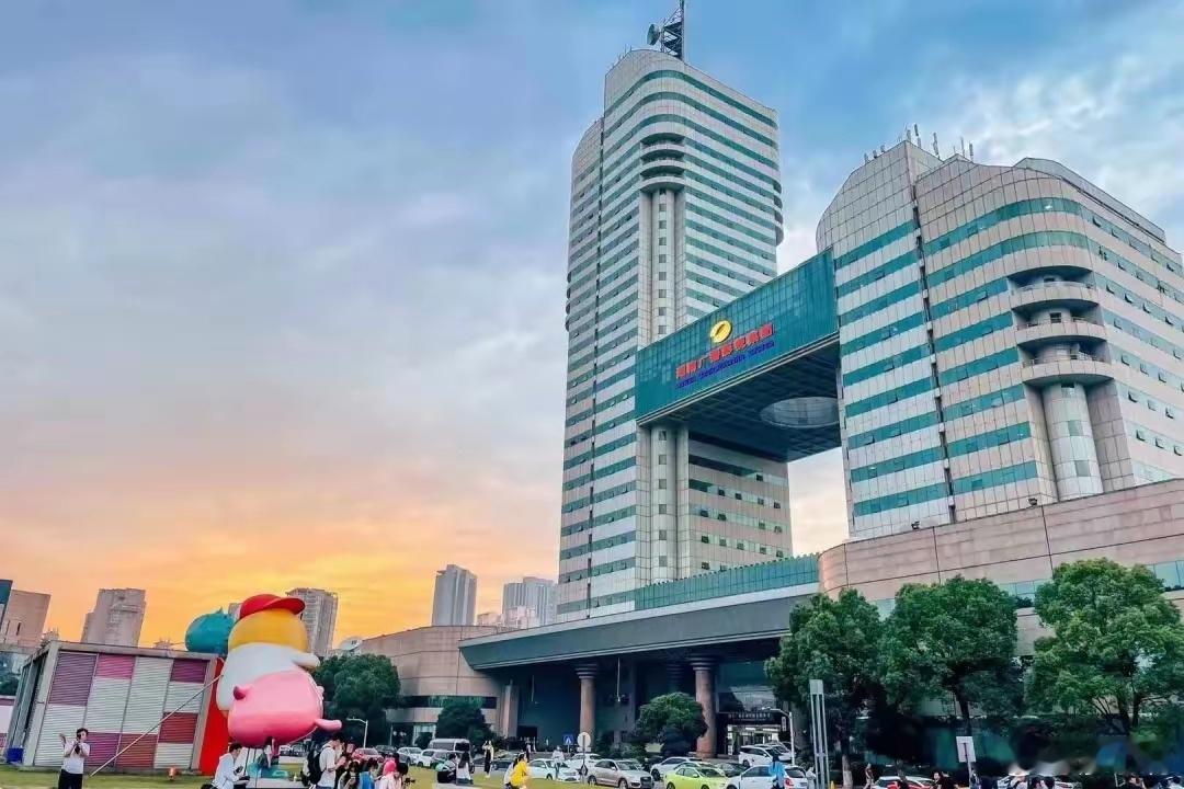 湖南广电原局长魏文彬逝世1月28日，湖南马栏山集团有限公司正式揭牌，同一天传来湖