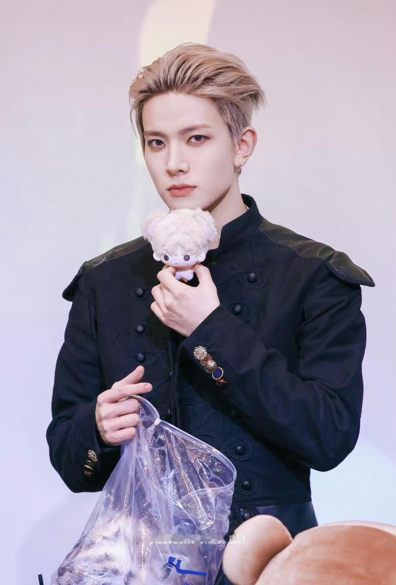 想支持鹿园特典的宝宝们抓紧了，不要犹豫呀仓小承超级可爱🥹而且已经见过阿爸啦🫶