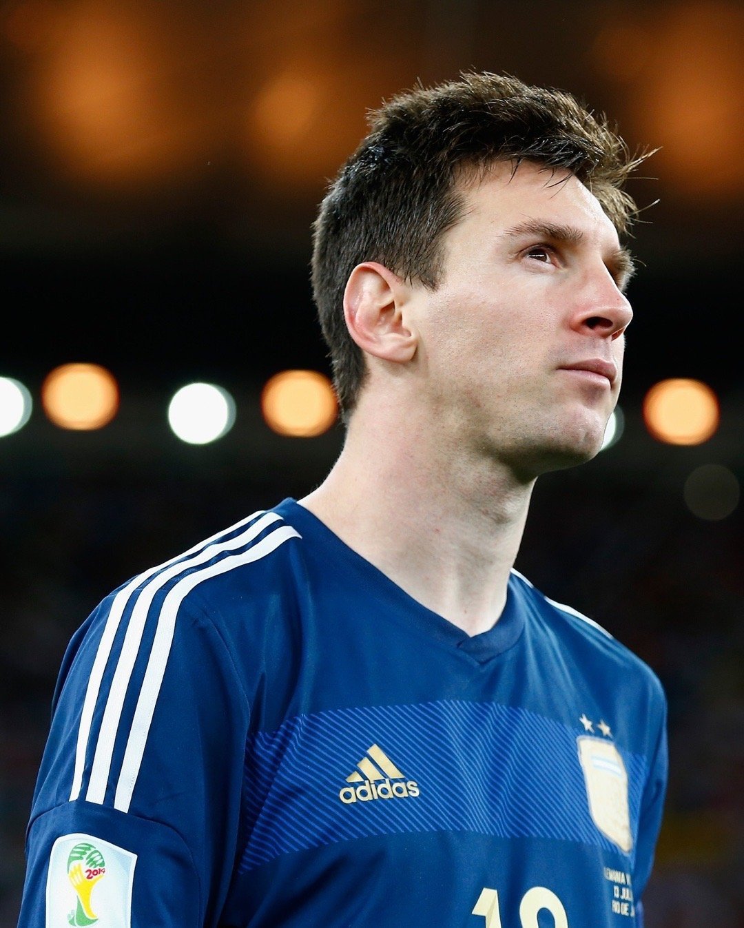 【那个时期超帅的[送花花]】FIFA世界杯官方更新：⏪🇦🇷 Messi in