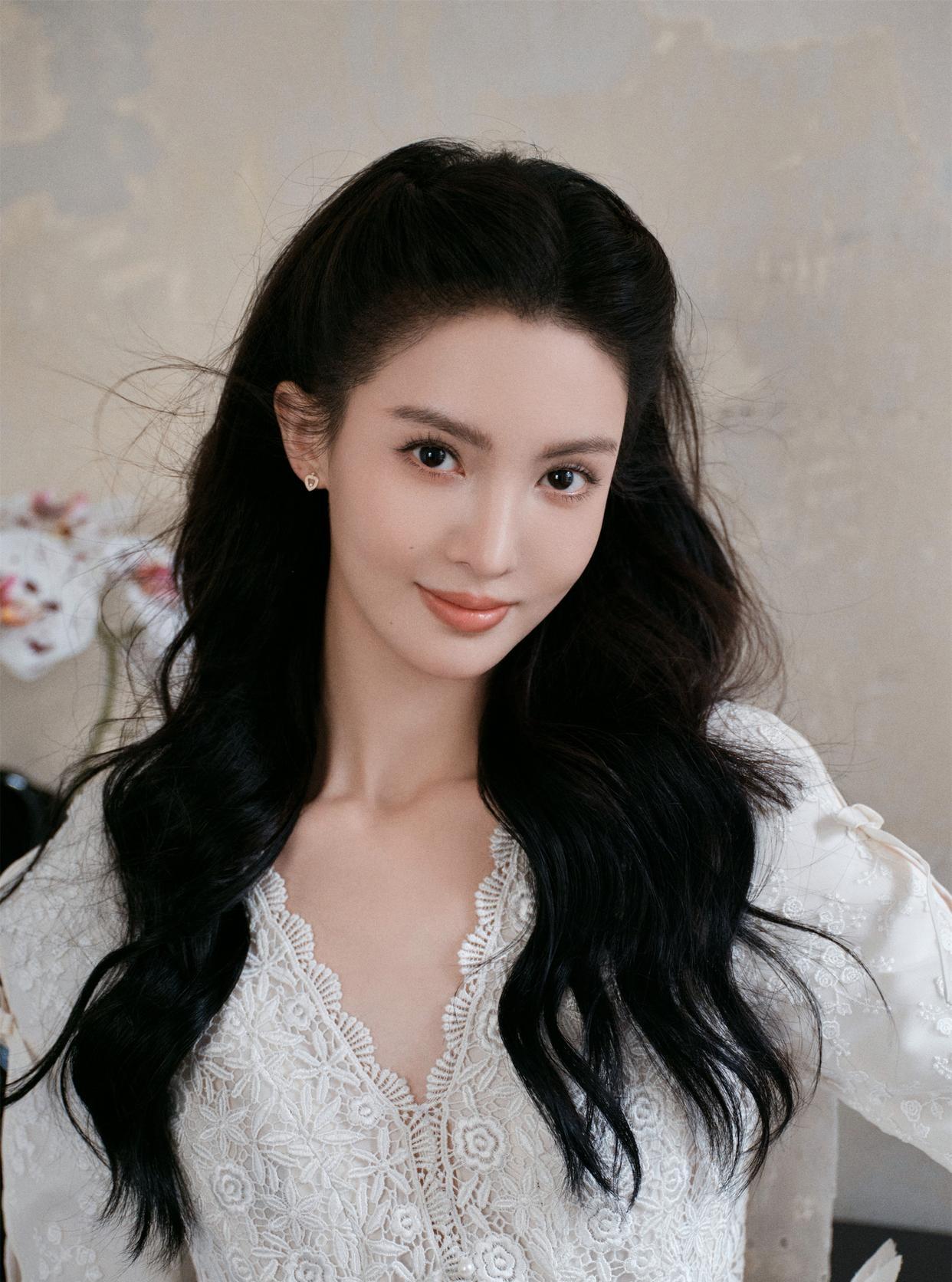 金晨赴美游学的学校倒闭了，
特意查了下这个学校，
不查不知道，一查还挺意外。
