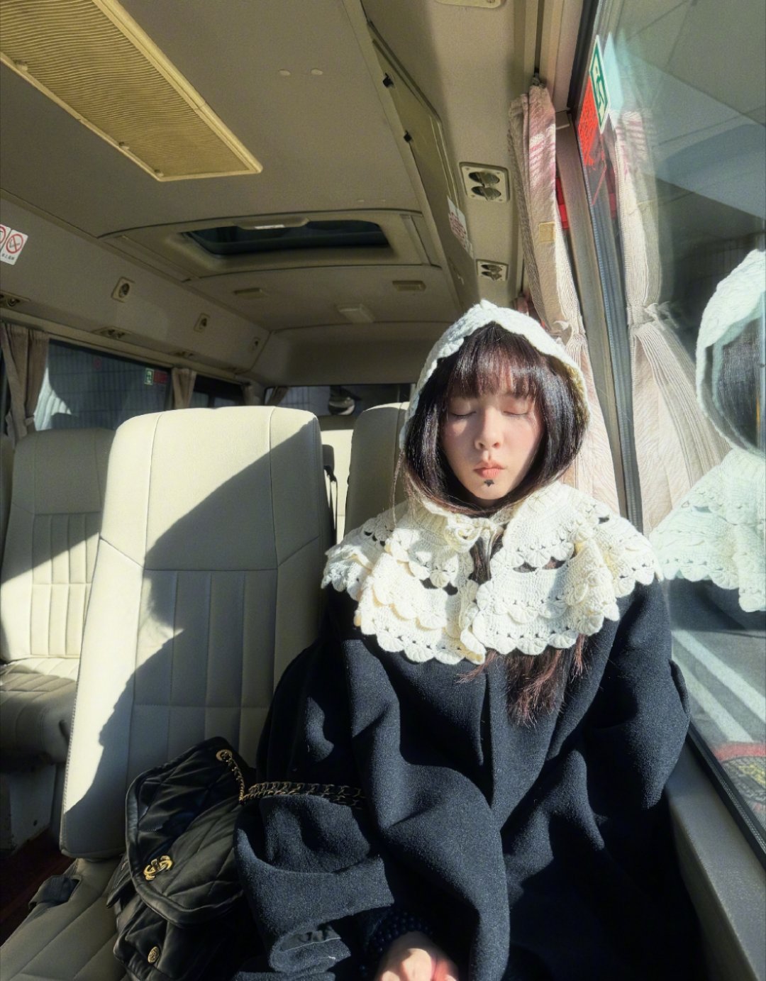 宋妍霏时间过的好快呀好萌的宝宝呀好可爱好可爱啊！像穿了雨衣的小宝宝一样！！！ 