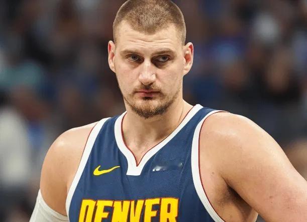 对掘金管理层的能力，人们还是低估了。
人们总是认为掘金是约老师一个人的球队。
他