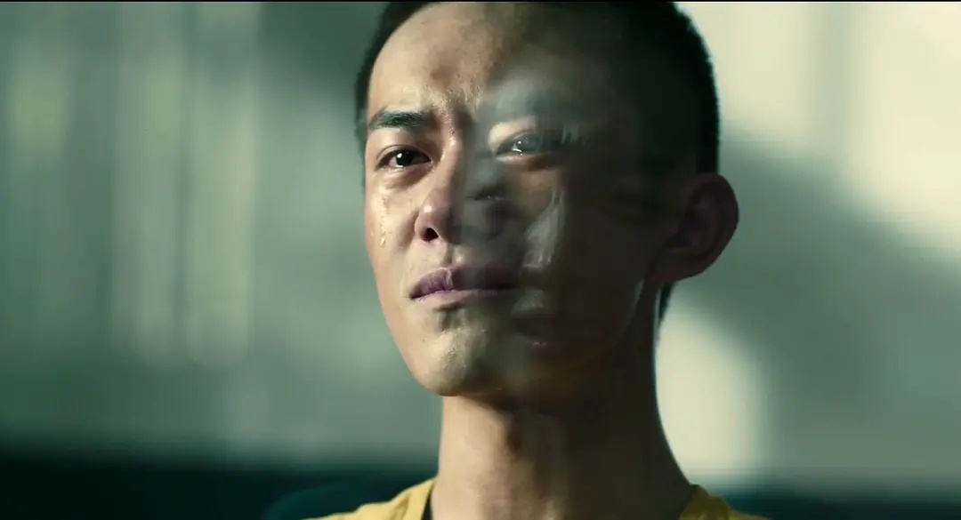 易烊千玺25岁了易烊千玺25岁生日快乐呀！从国民弟弟到实力影帝，他的每一步都走得