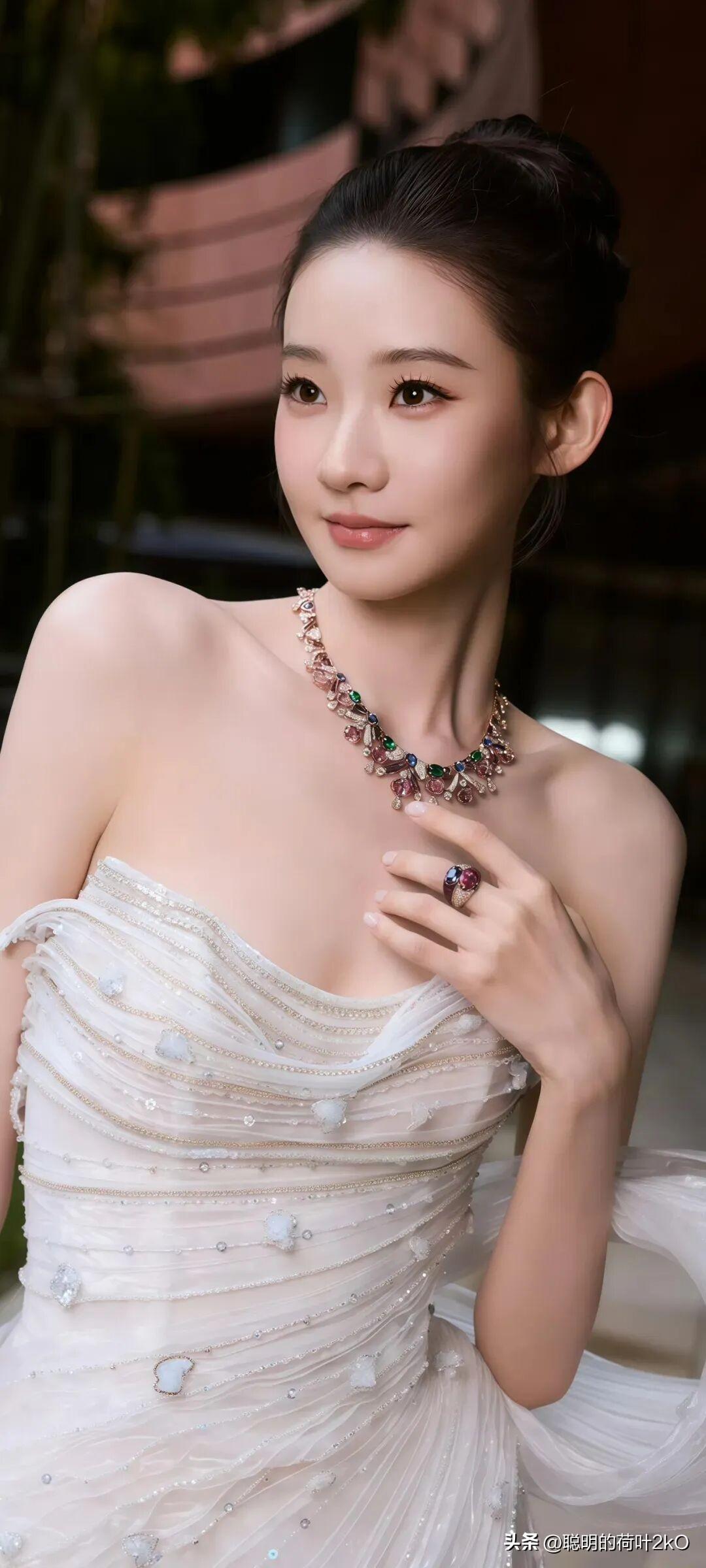 张艺凡魅力美图