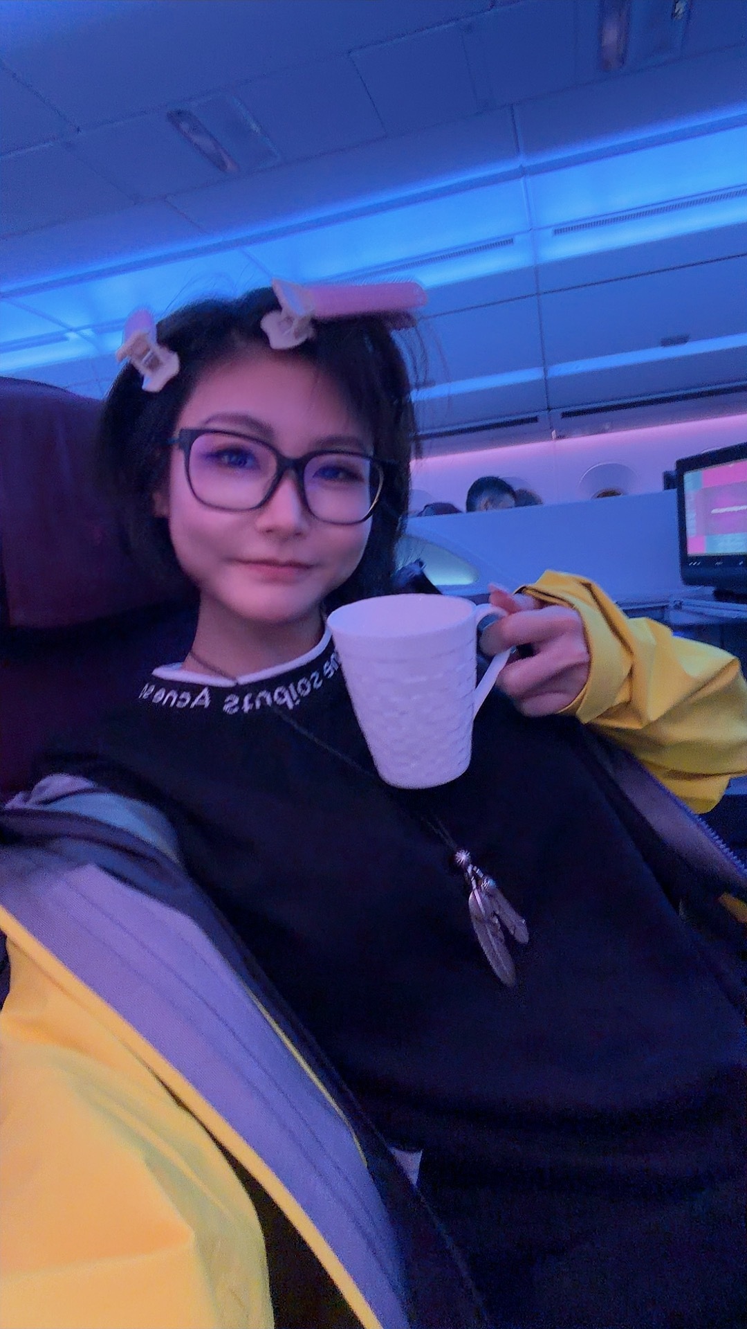 长期戴眼镜导致的面部变化长期戴眼镜，会导致不戴都觉得不像自己了……你们觉得图3还